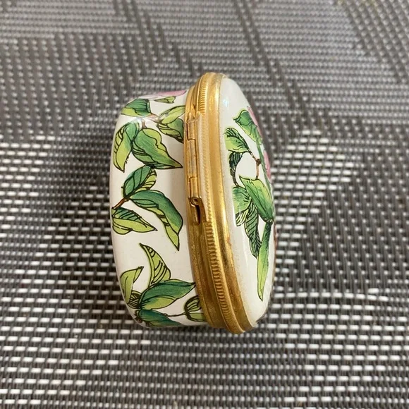 Tiffany Circa 1983 Pillbox - Picture 4 of 6